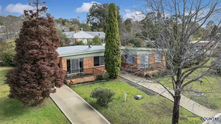 Unit 1 & 2/ 1 Johnson Avenue, Armidale NSW 2350