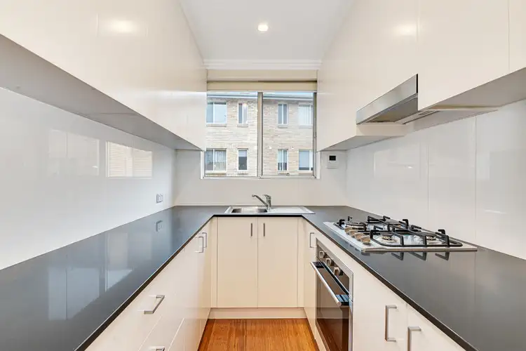 6/96 Burns Bay Road