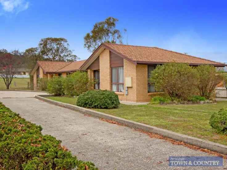 1-2/18 Northey Drive, Armidale NSW 2350