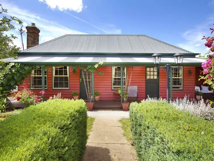 'WYUNA' 103. Glen Innes Road, Armidale NSW 2350