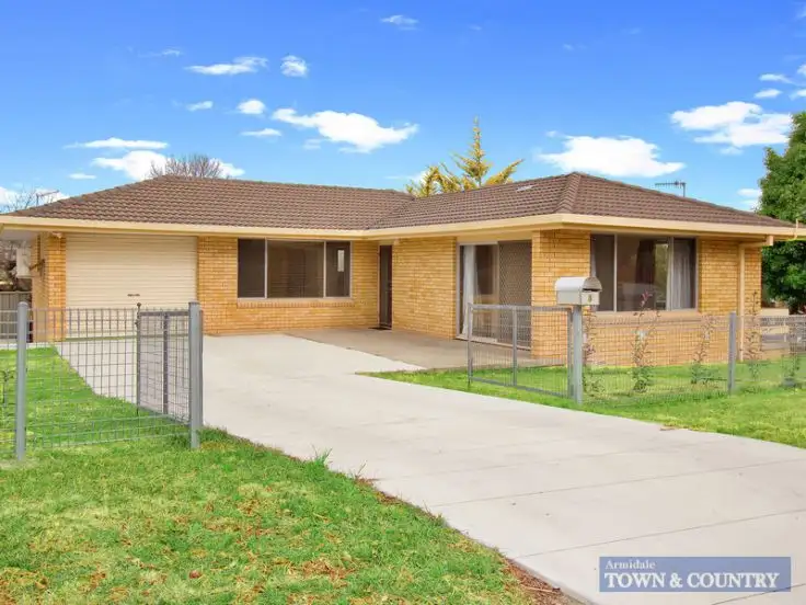 8 Carey Avenue, Armidale NSW 2350