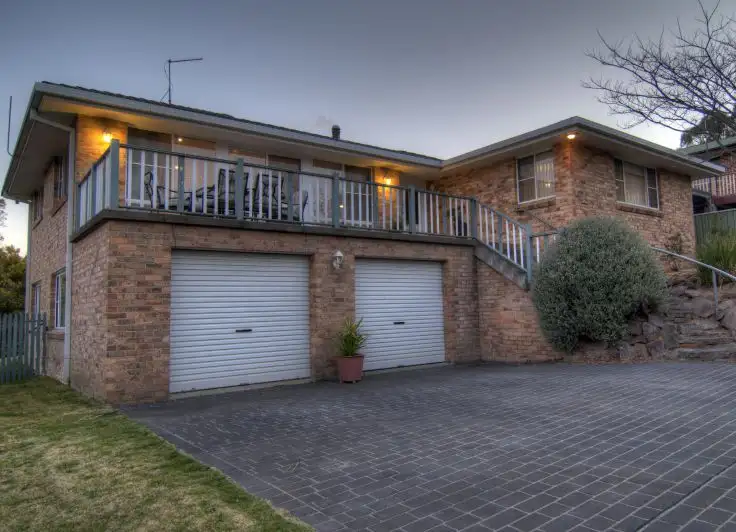 12 Yallambee Avenue, Armidale NSW 2350