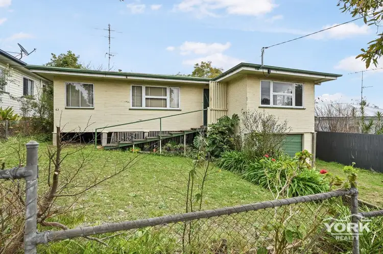 43 Hillview Avenue, Newtown QLD 4350