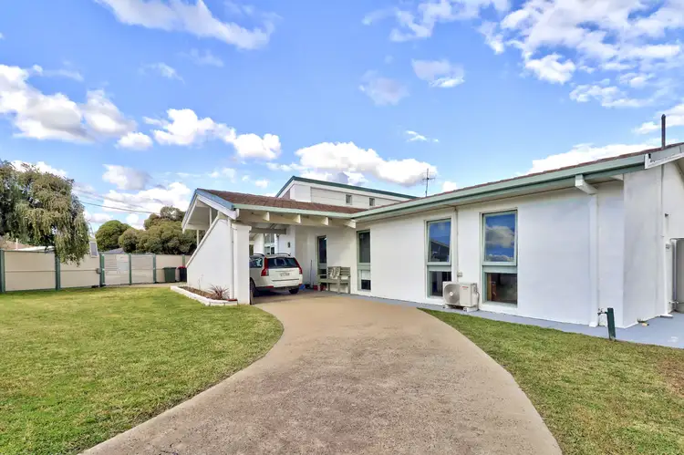 78 Russell Street, Deniliquin NSW 2710