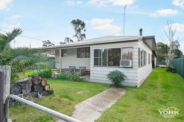 27 High Street, Wyreema QLD 4352