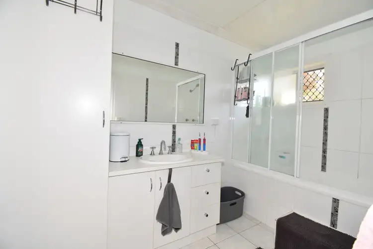 Sixth view of Homely unit listing, 2/15 Keswick Ave, Slade Point QLD 4740