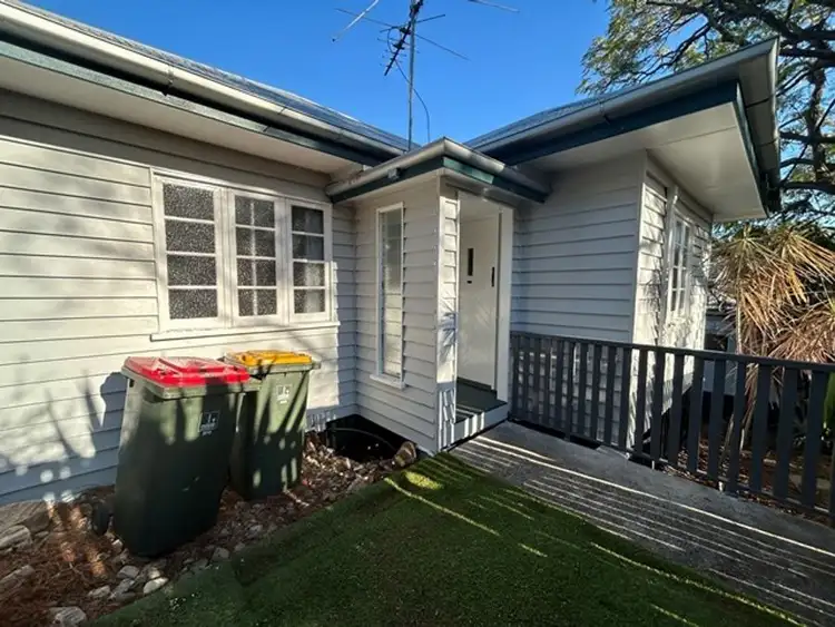 16 Young Street, Red Hill QLD 4059