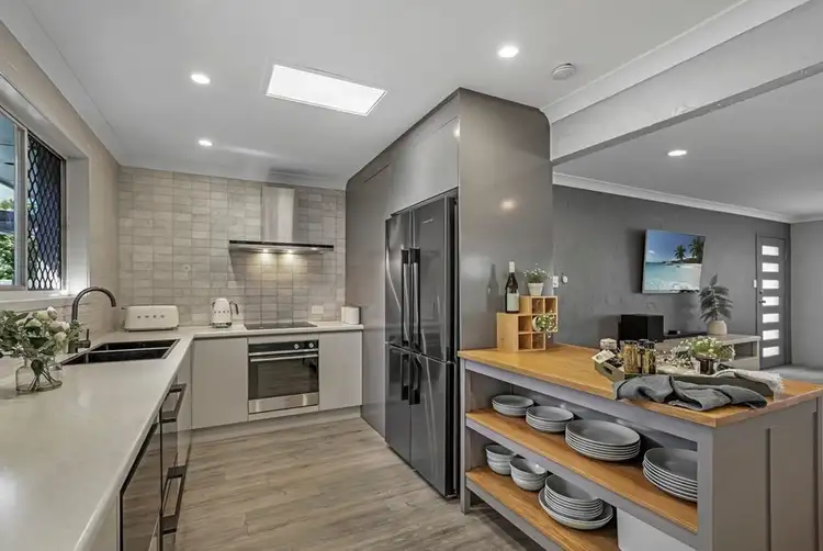 95 Monaco street, Broadbeach Waters QLD 4218