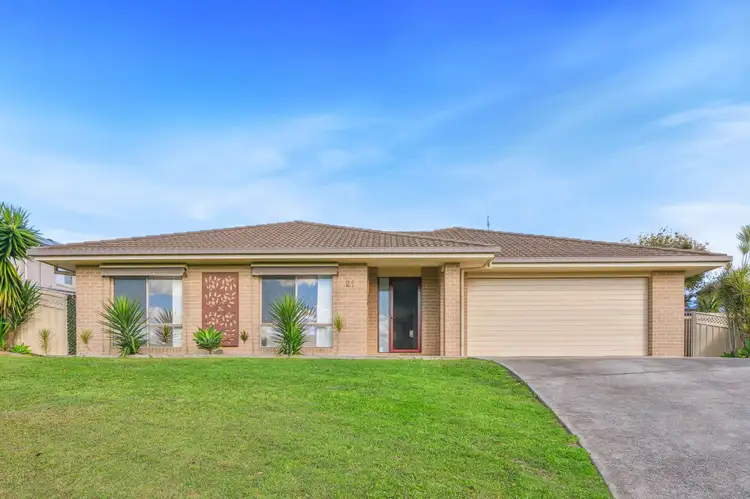 21 Rowe Drive, Macksville NSW 2447