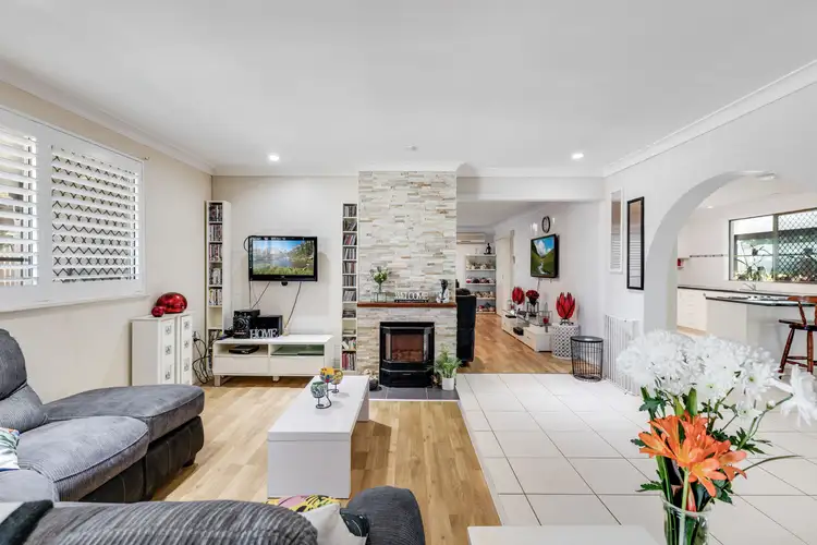 15 Carey Street, Kearneys Spring QLD 4350