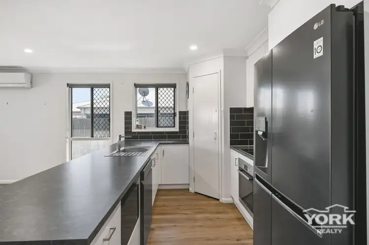 14 Radcliffe Crescent, Glenvale QLD 4350