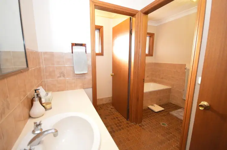 Sixth view of Homely house listing, 5 Edinburgh Avenue, Dubbo NSW 2830
