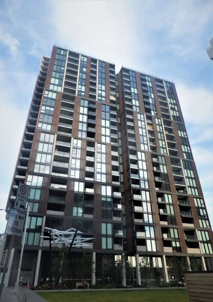 A1406 1-5 NETWORK PLACE