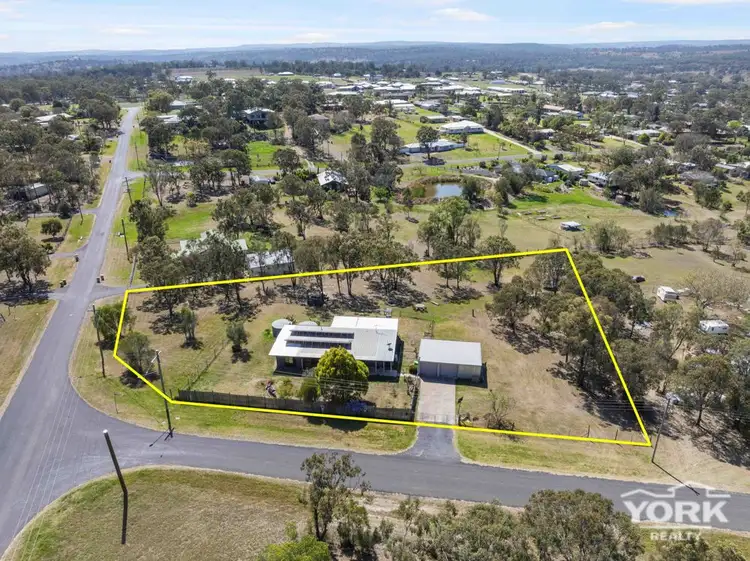 25 William Street, Meringandan West QLD 4352