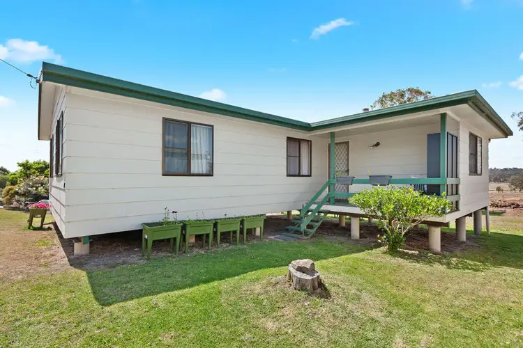 27 Railway Terrace, Crows Nest QLD 4355