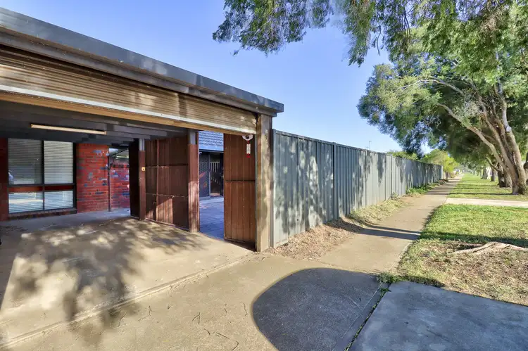 2/356 Wood Street, Deniliquin NSW 2710