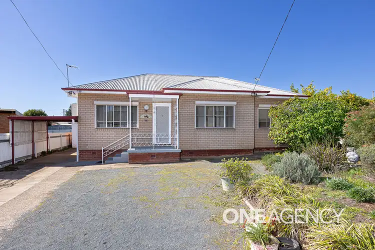 1 KILLARA AVENUE, Mount Austin NSW 2650