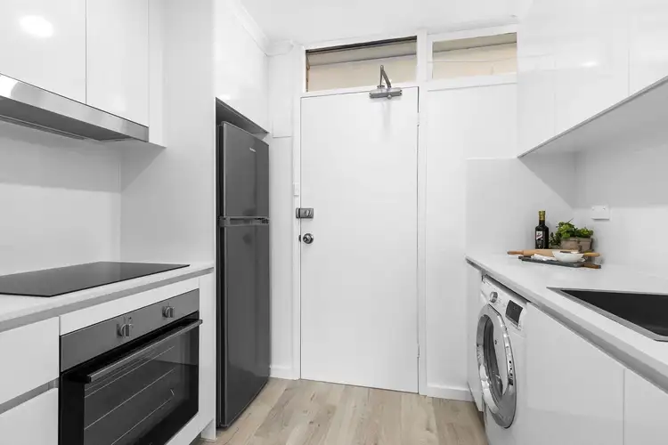 Fifth view of Homely studio listing, 70/1 Mcdonald St, Potts Point NSW 2011