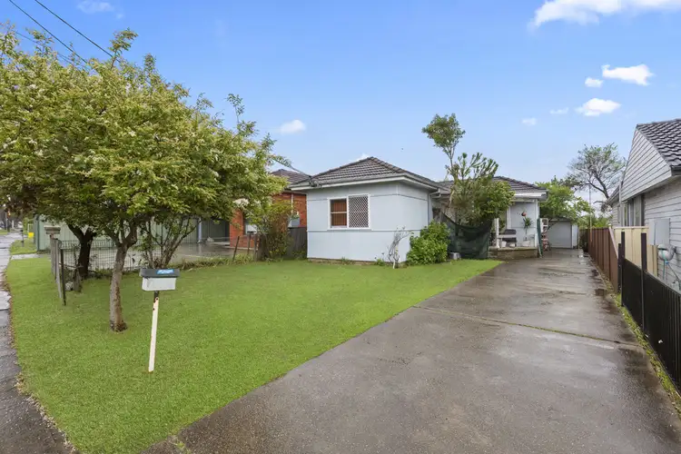 124 Fairfield Road, Guildford NSW 2161