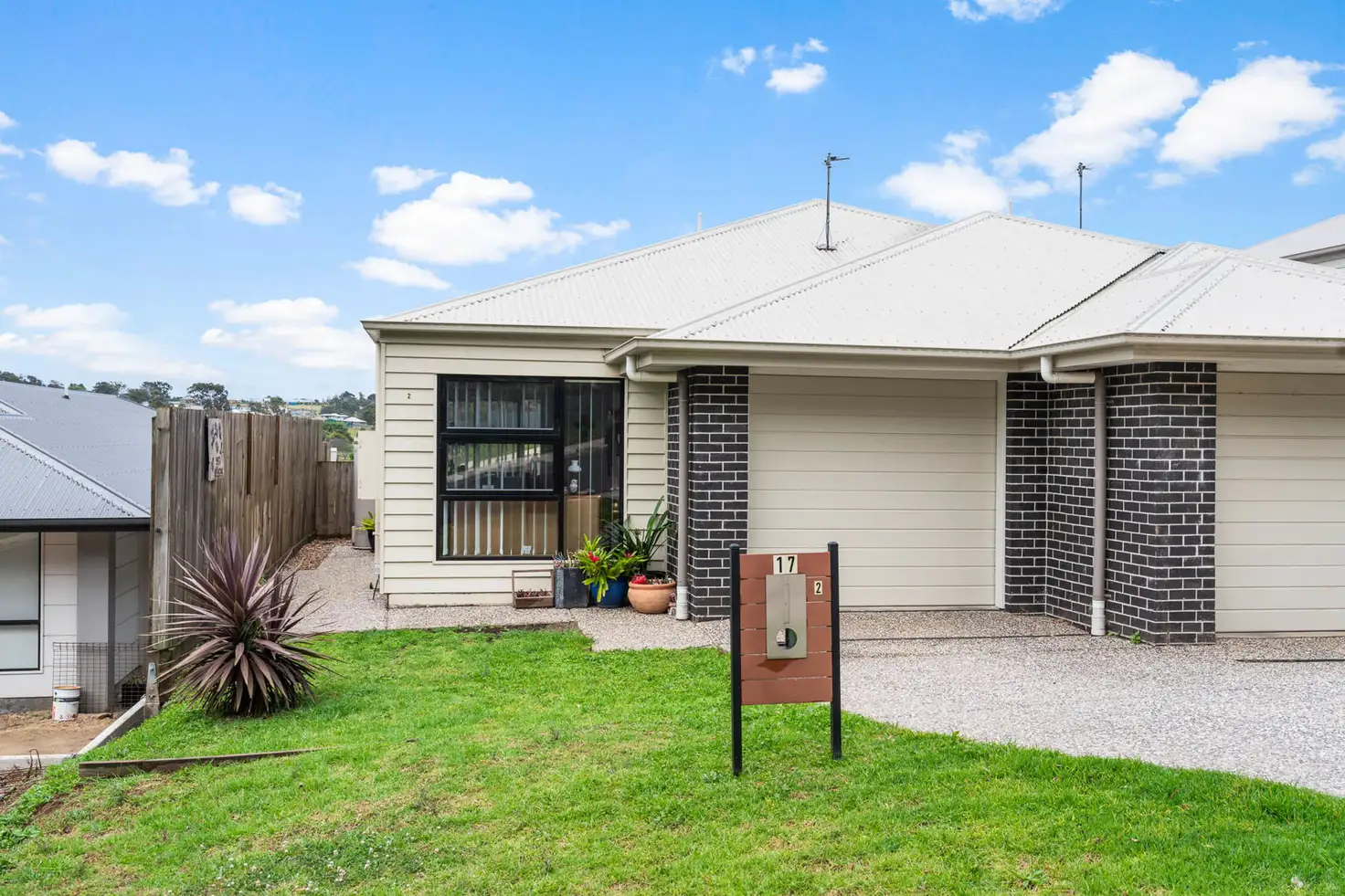 Main view of Homely unit listing, 2/17 McInnes Crescent, Glenvale QLD 4350