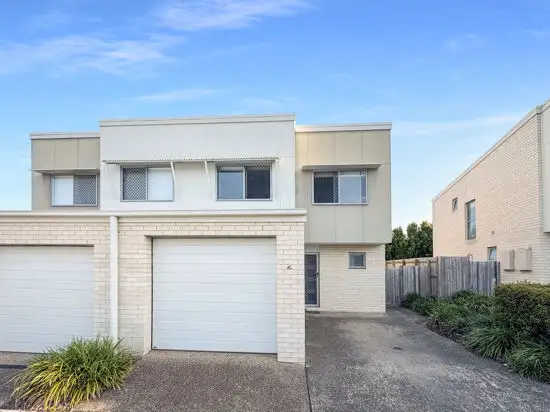 Main view of Homely townhouse listing, 2/15 Mayfair Street, Doolandella QLD 4077