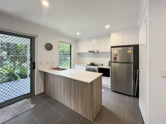 Fifth view of Homely townhouse listing, 2/15 Mayfair Street, Doolandella QLD 4077