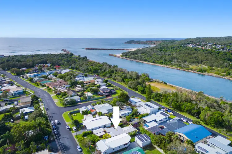 12 The Parade, North Haven NSW 2443