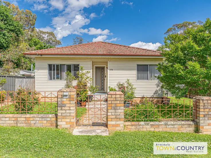174 Chapel Street, Armidale NSW 2350