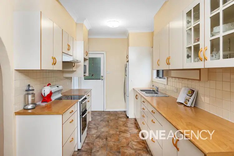 Fifth view of Homely house listing, 5 KOORA PLACE, Mount Austin NSW 2650