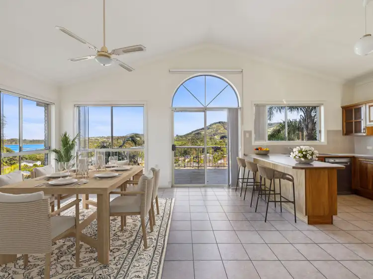 1 Coachmans Close, Sapphire Beach NSW 2450