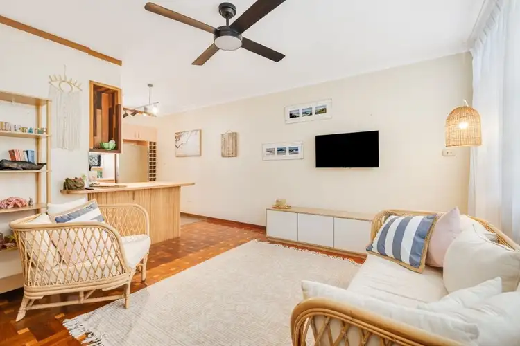 4/3 George St, Bilinga QLD 4225