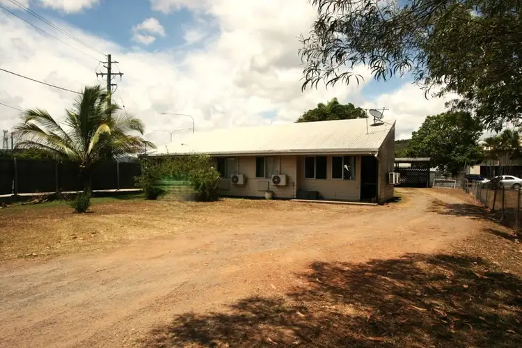 7 Beach Rd, Sarina QLD 4737