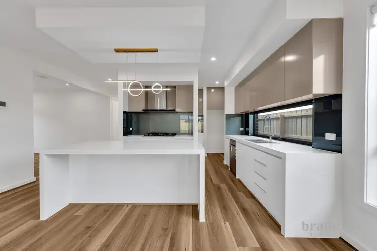 Fifth view of Homely house listing, 8 Perennial Avenue, Wallan VIC 3756