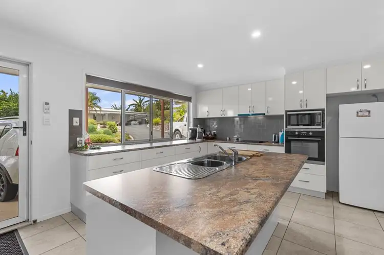 9/5 Rose Road, Southside QLD 4570