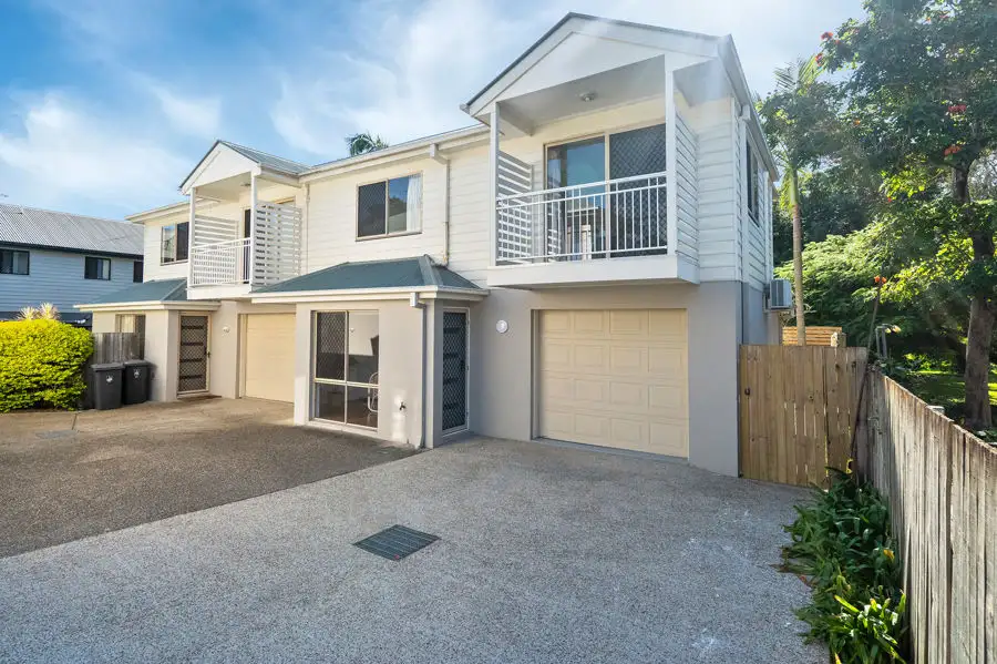 Main view of Homely townhouse listing, 2 / 24 Robinson Street, Coorparoo QLD 4151
