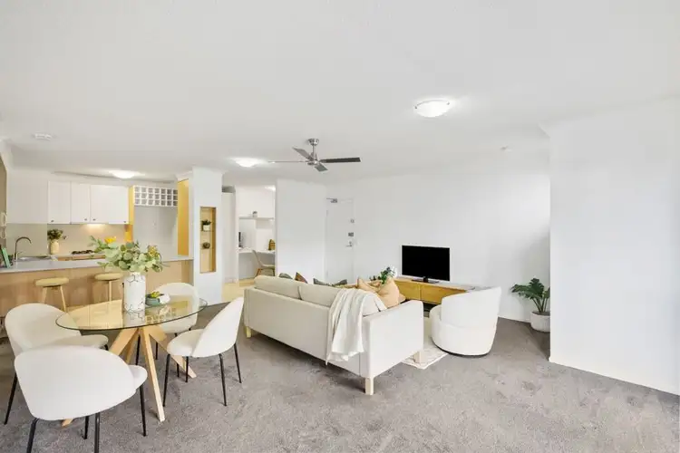 Main view of Homely unit listing, 16/11 Kitchener St, Coorparoo QLD 4151