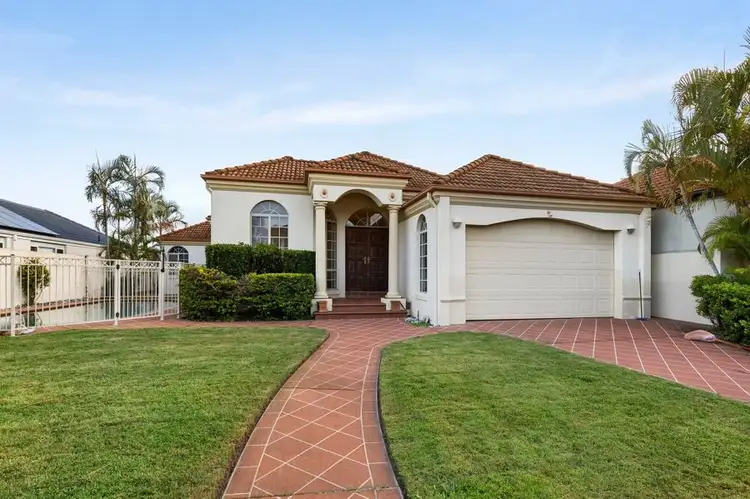 12 Jaeger Way, Benowa Waters QLD 4217