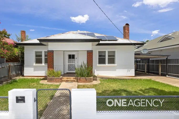 6 RHODA AVENUE, Wagga Wagga NSW 2650