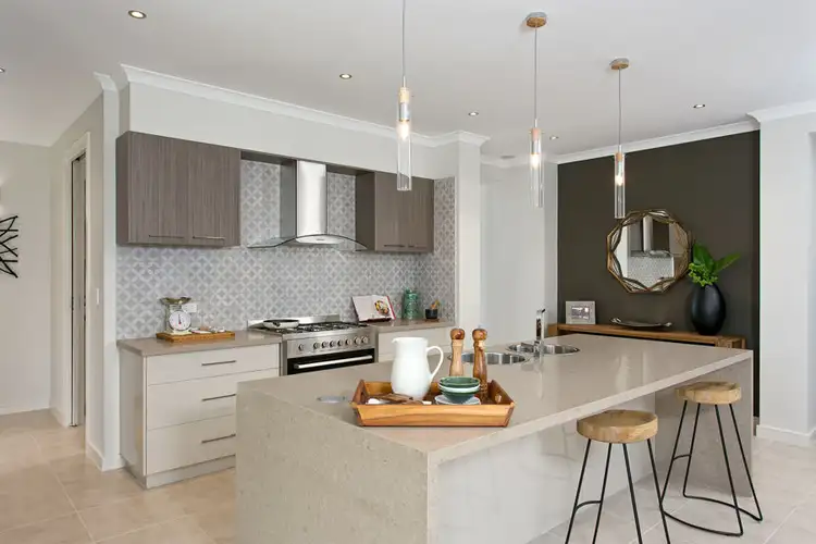 Fifth view of Homely house listing, 4 COOTAMUNDRA BOULEVARD, Gobbagombalin NSW 2650