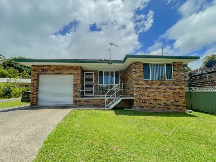 12 Hull Close