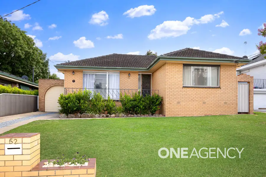 Main view of Homely house listing, 52 WHITE AVENUE, Kooringal NSW 2650