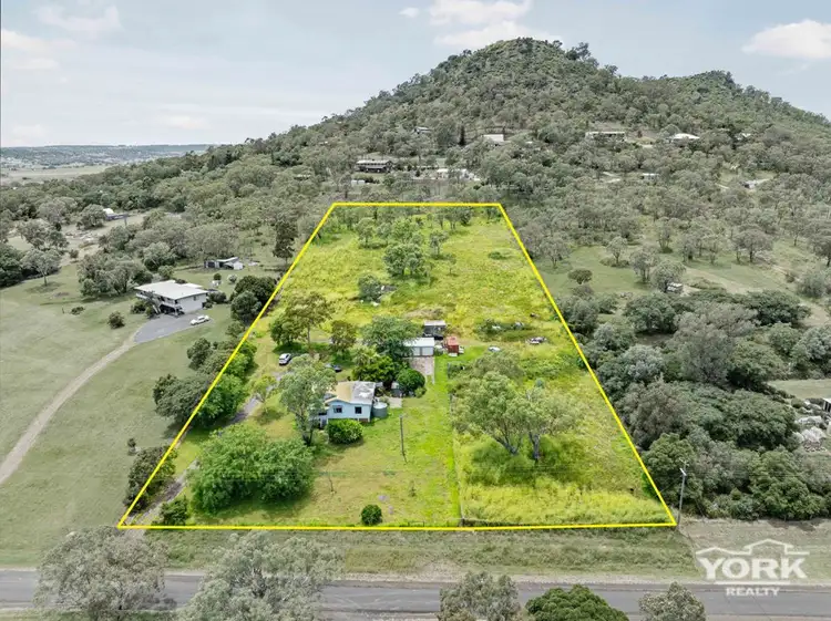 12 Jannusch Road, Gowrie Mountain QLD 4350