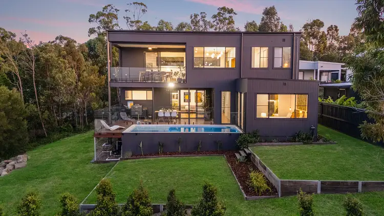 7 Treetop Place, Little Mountain QLD 4551