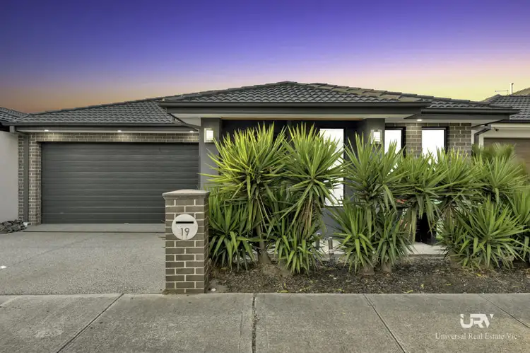 19 Pioneer Street, Craigieburn VIC 3064