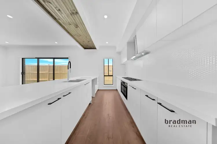 Second view of Homely house listing, 7 Clematis Drive, Beveridge VIC 3753