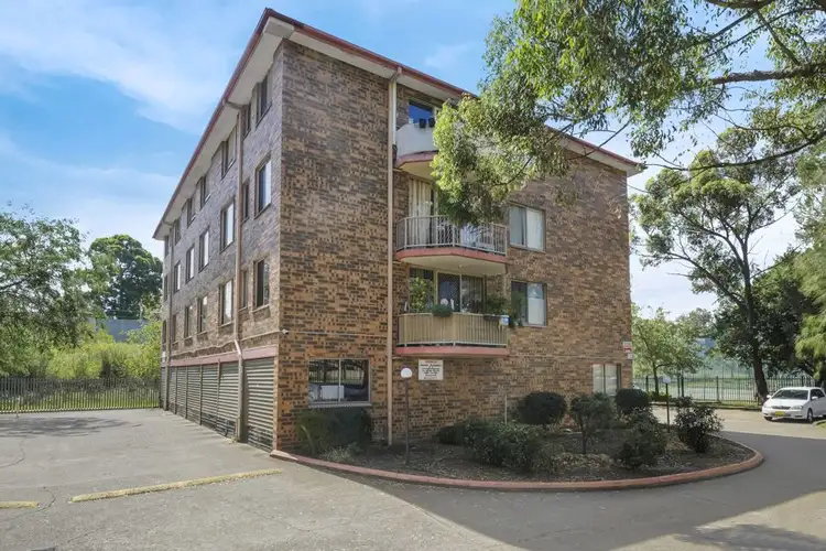 9/3 Riverpark Drive, Liverpool NSW 2170