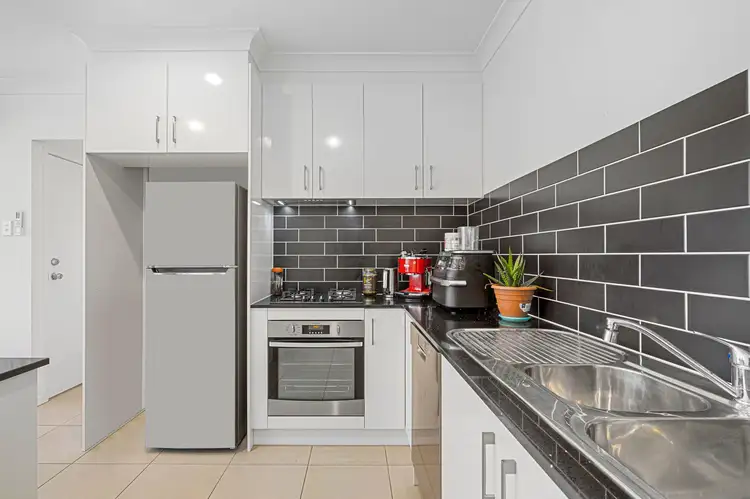 Second view of Homely townhouse listing, 24/9 Cromwell Court, Doolandella QLD 4077