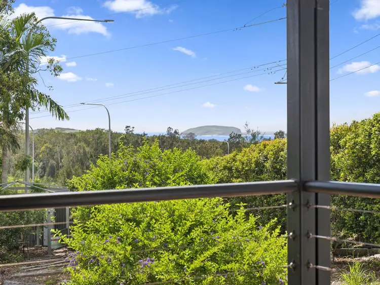 2 Anselmo Close, Emerald Beach NSW 2456
