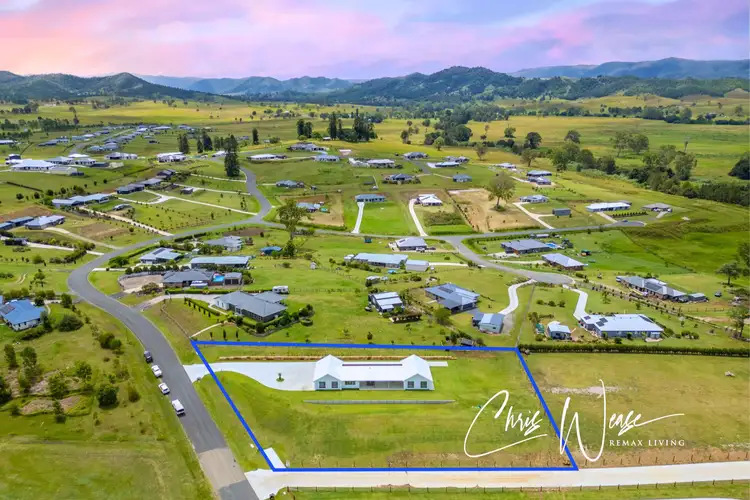 1,4 Pine Tree Drive, Kilcoy QLD 4515
