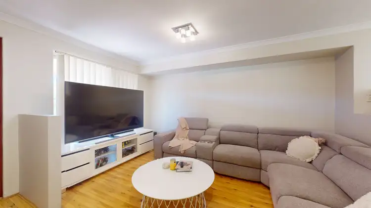 7b Greenshields Way